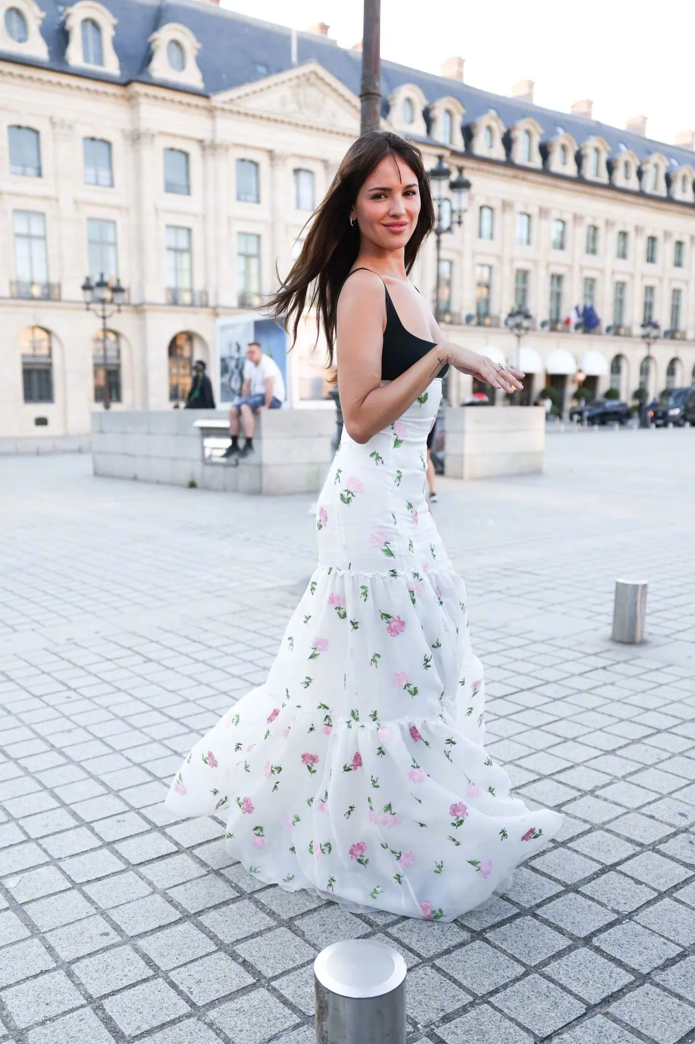 Eiza González watches the catwalk at Paris Fashion Week | FMV6